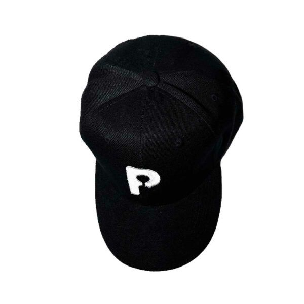 Gorra Pladani Negra con logo bordado