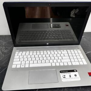 HP PAVILION 15.6" 256GB SSD - 4GB RAM - USCN